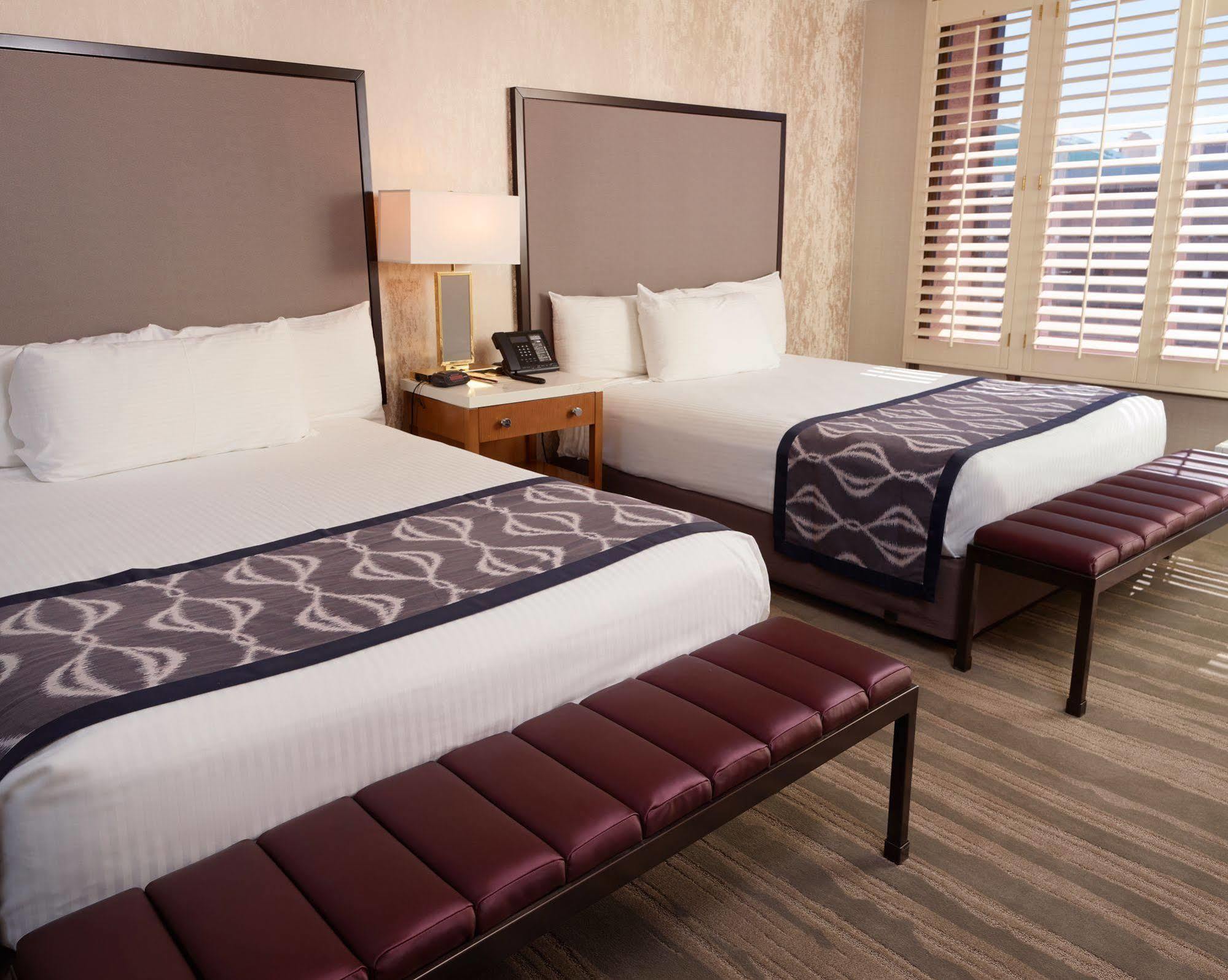 California Hotel And Casino Las Vegas Eksteriør billede